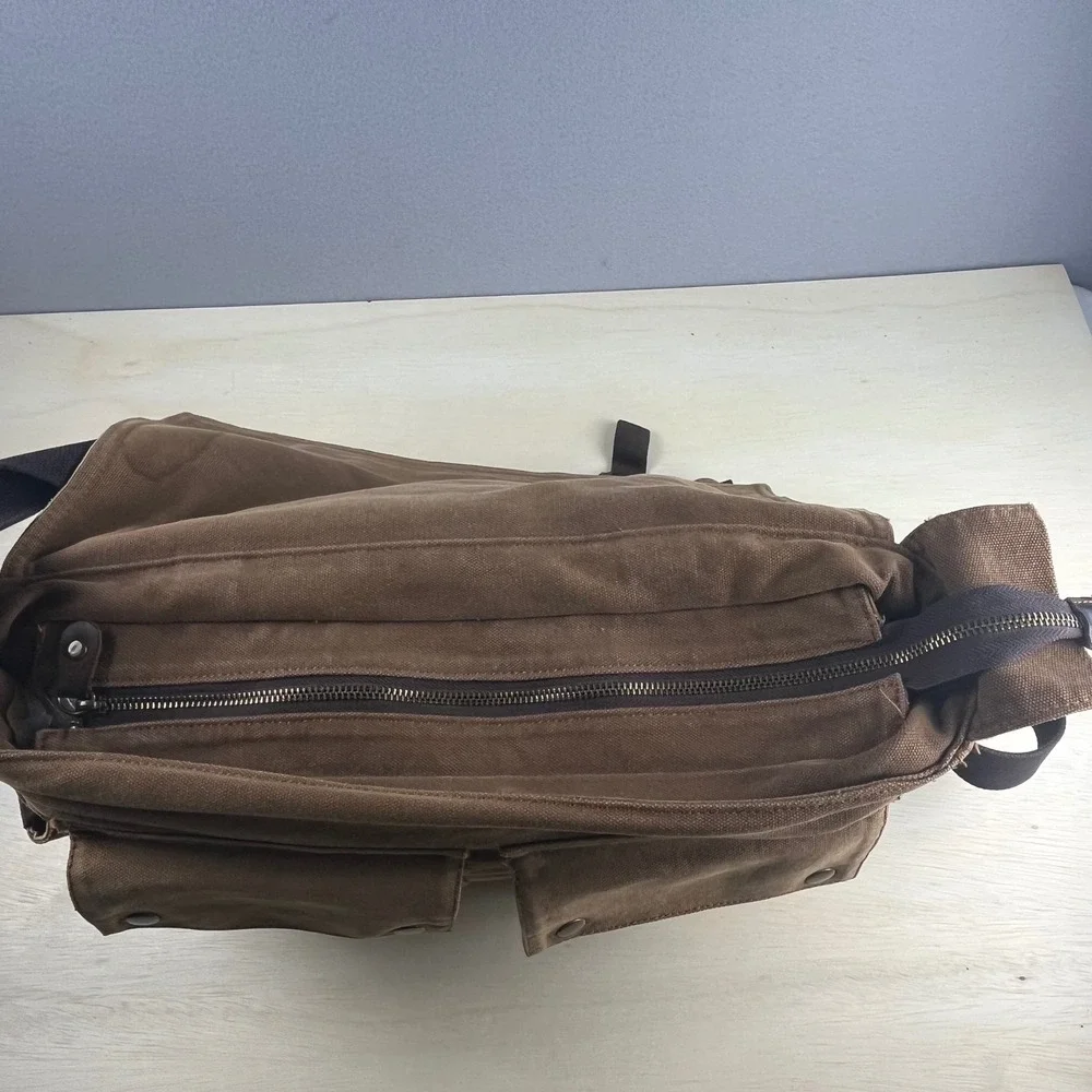 Berchirly canvas messenger